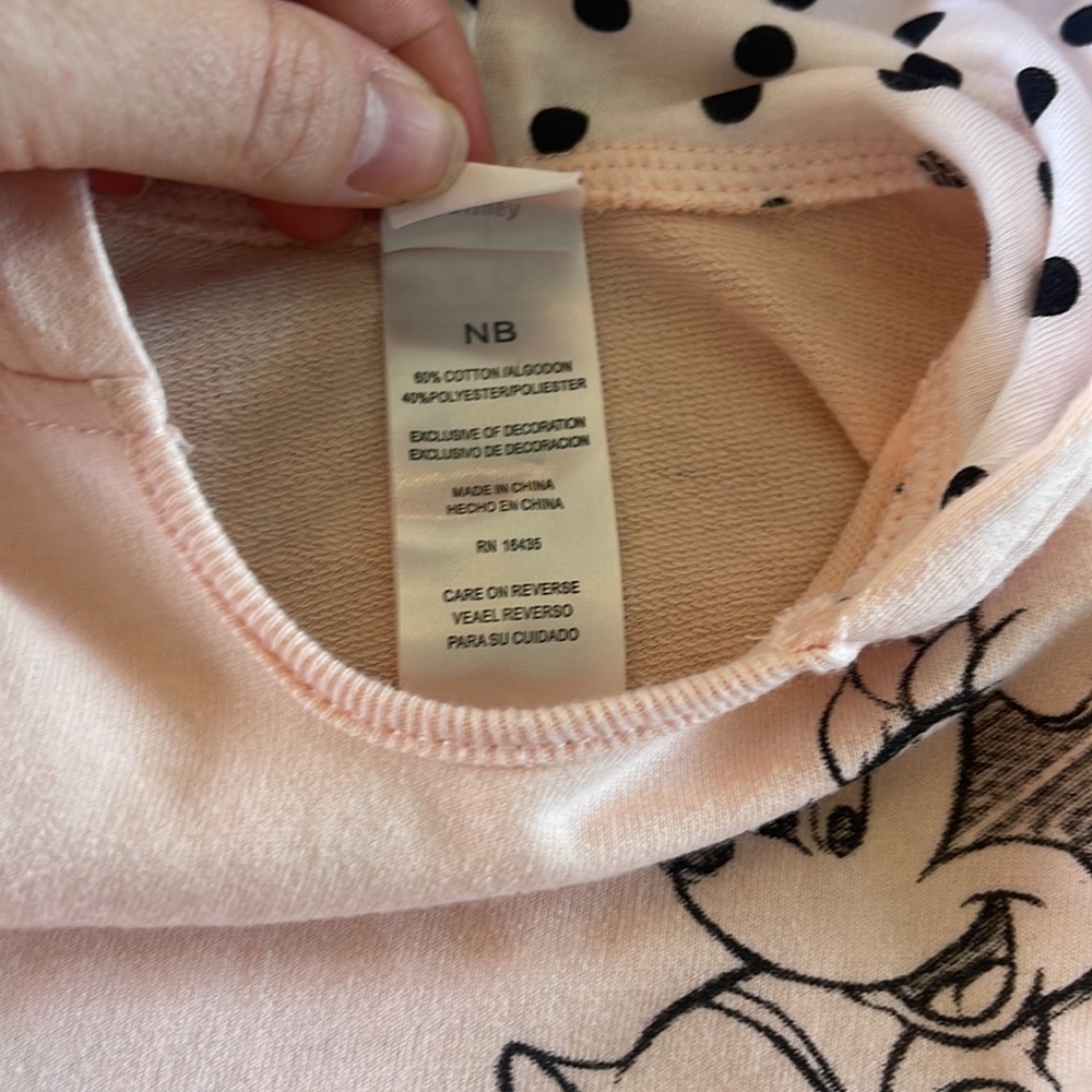 Minnie Mouse sweatsuit 🎀 - Picture 3 of 3